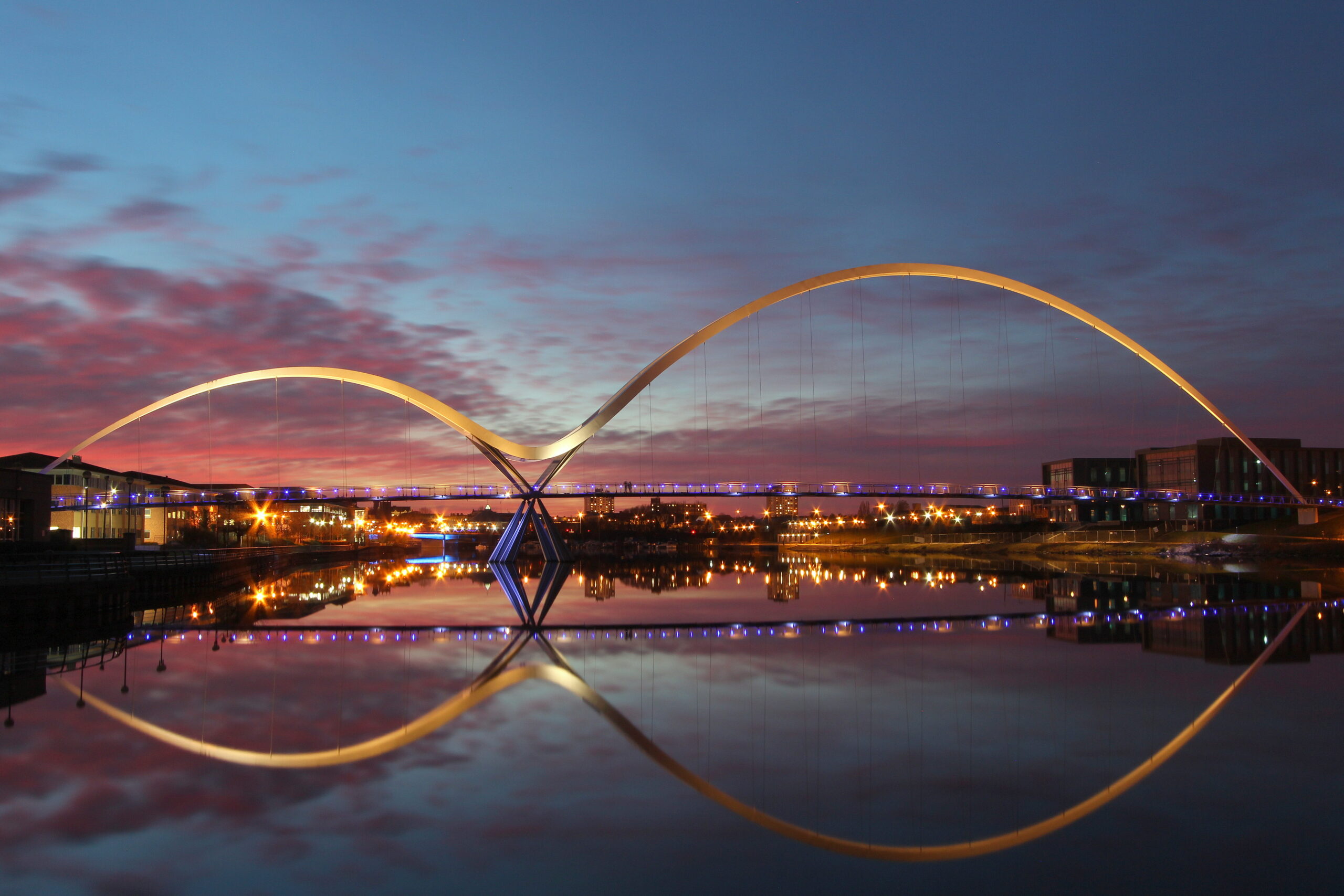 những cây cầu độc đáo ở Anh